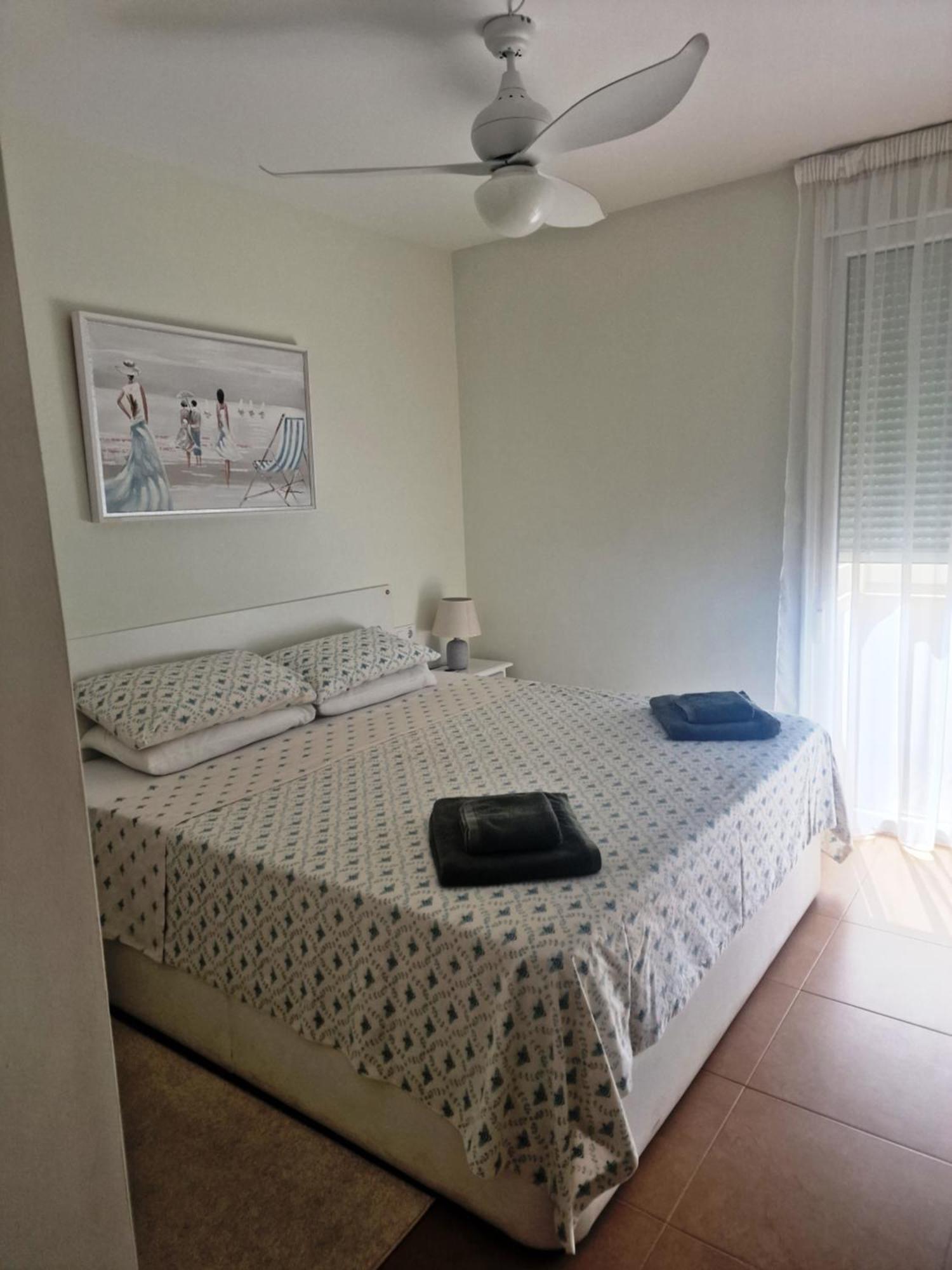 Immaculate 2-Bed Apartment In Pego Exterior foto